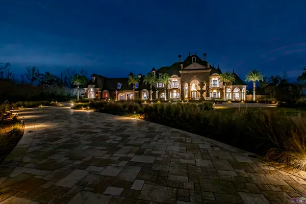 $11,000,000 | 19566 Perkins Road East, Baton Rouge, LA 70810