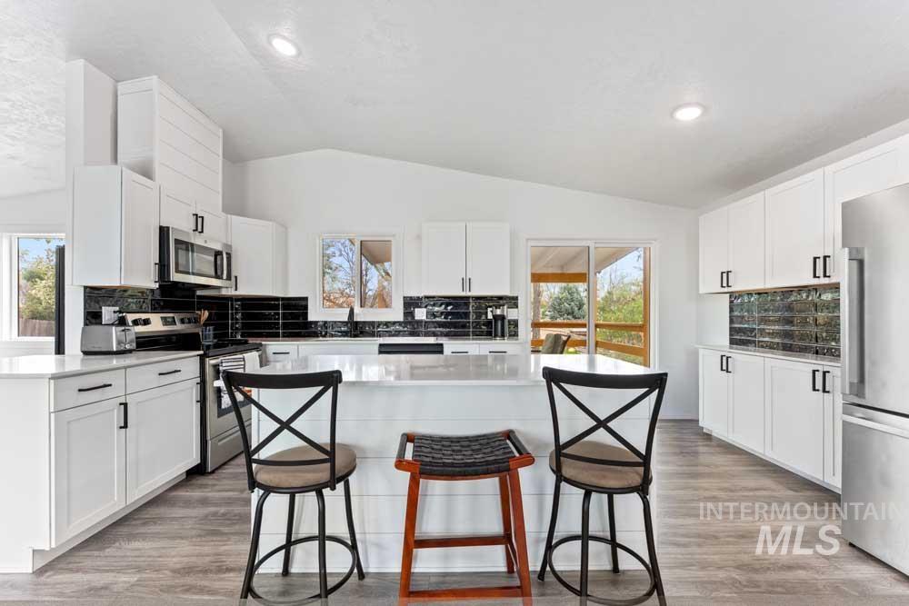 3032 South Chieftain Way Boise, ID 83709 - Photo 4 of 28