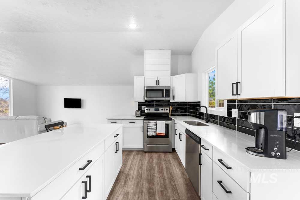 3032 South Chieftain Way Boise, ID 83709 - Photo 7 of 28