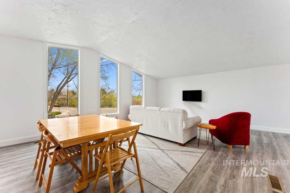 3032 South Chieftain Way Boise, ID 83709 - Photo 8 of 28