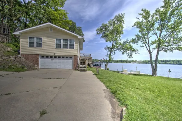 $280,000 | 410 Lakeview Avenue, Decatur, IL 62521