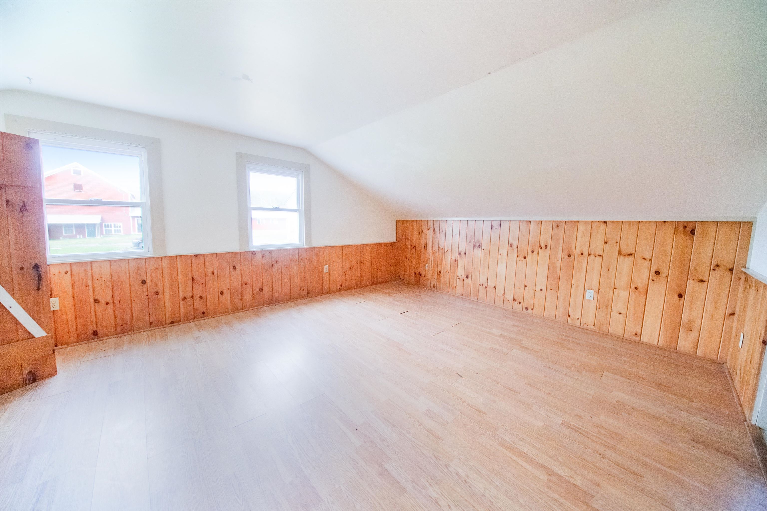 557 Pleasant Valley Road Benson, VT 05760 - Photo 9 of 46