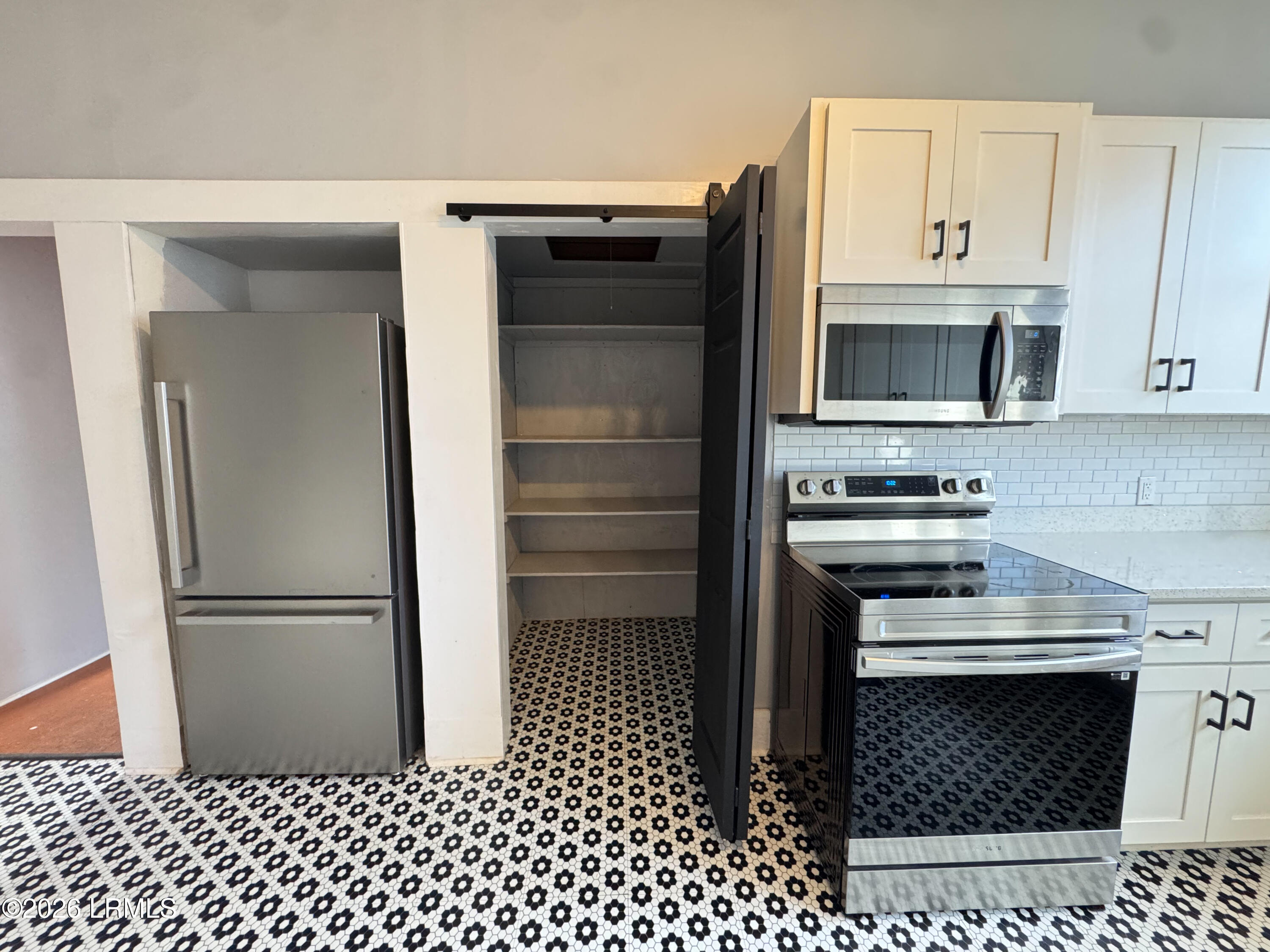 407 Mulberry Street West Hampton, SC 29924 - Photo 15 of 37 real estate presets-05