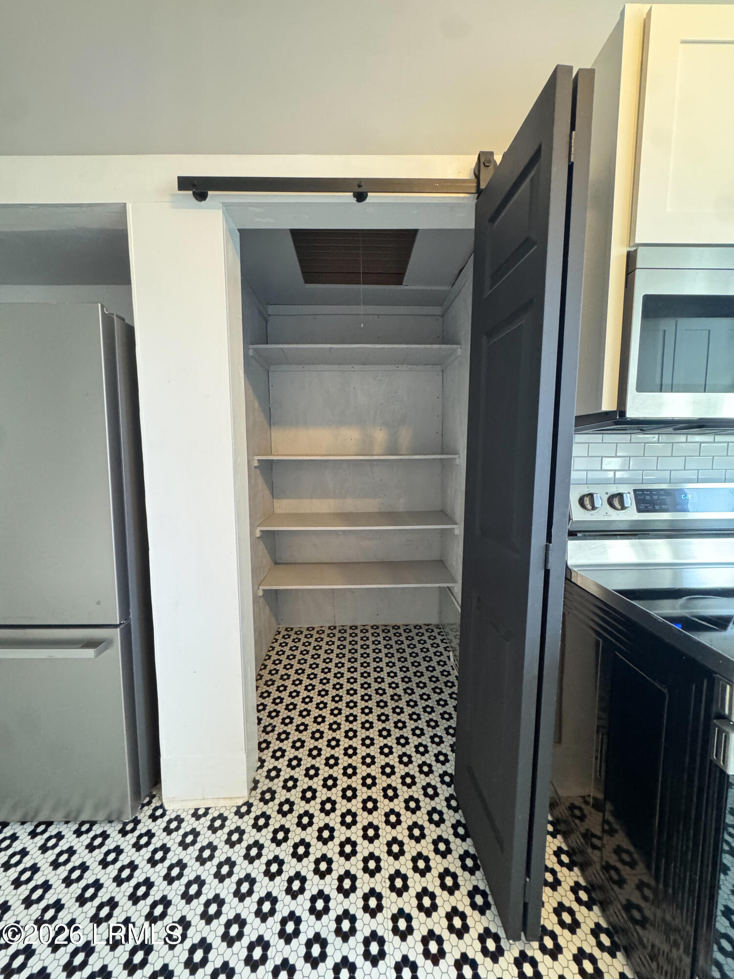 407 Mulberry Street West Hampton, SC 29924 - Photo 16 of 37 real estate presets-06