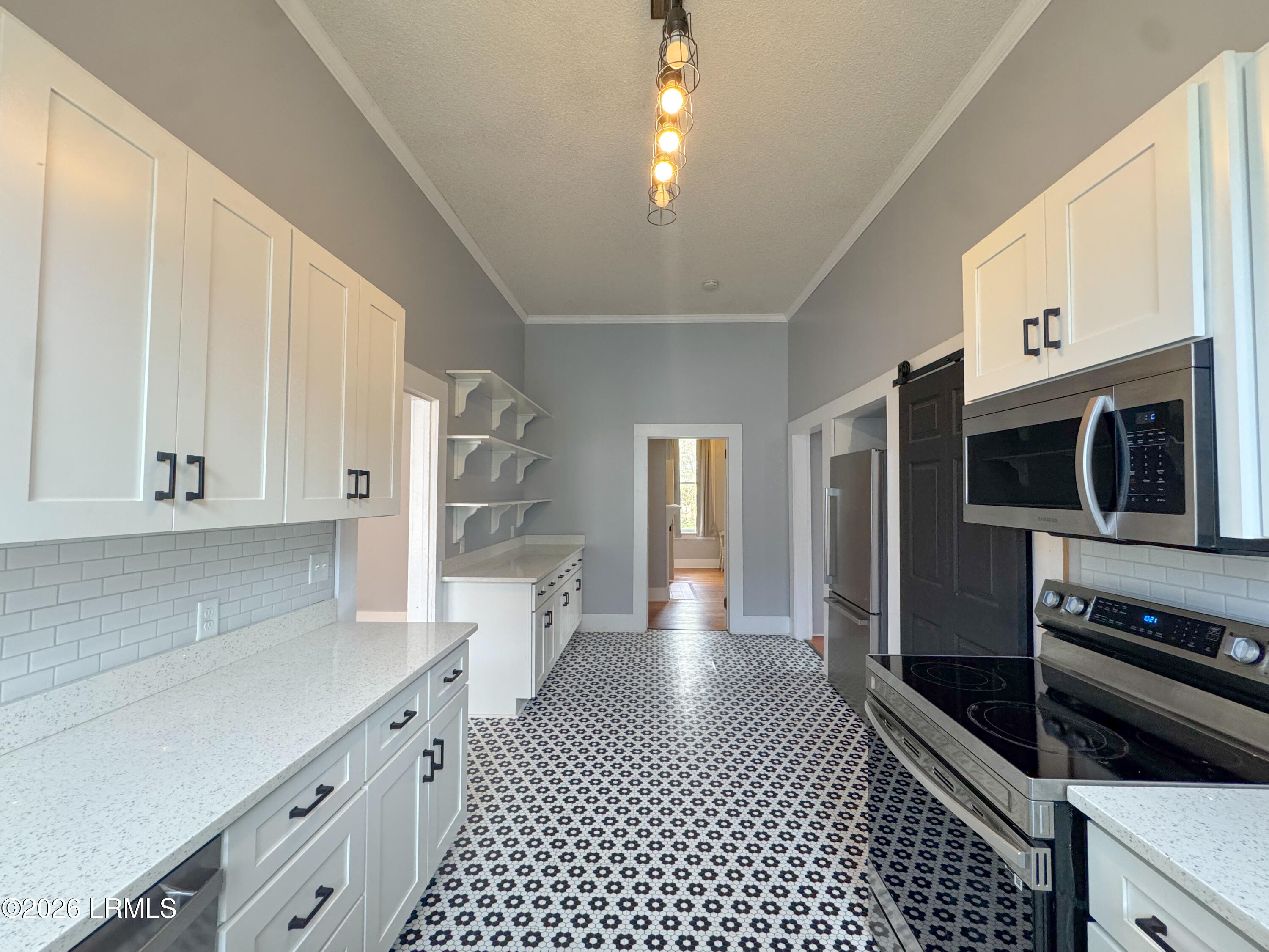 407 Mulberry Street West Hampton, SC 29924 - Photo 18 of 37 real estate presets-09