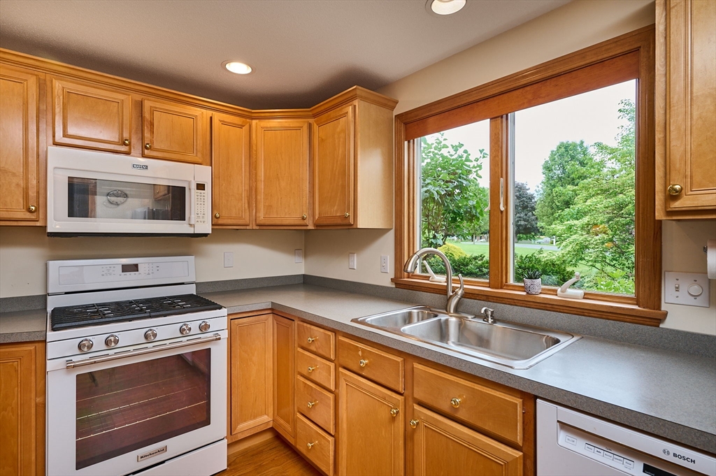 1 Spring Meadows South Hadley, MA 01075 - Photo 10 of 42