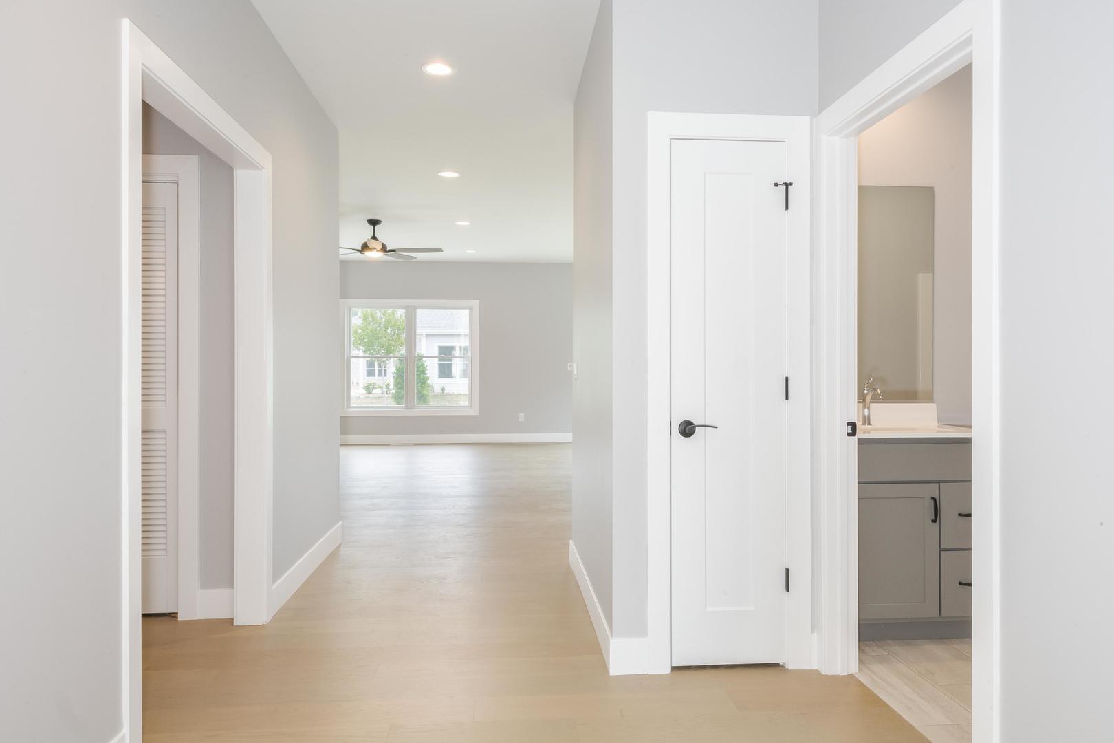 520 South 6th Street Fairbury, IL 61739 - Photo 6 of 42 a view of a hallway with windows