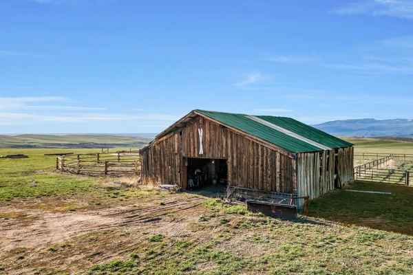 a view of a outdoor space