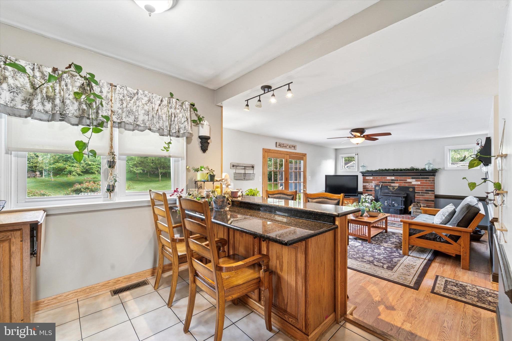 886 Rising Sun Road Telford, PA 18969 - Photo 12 of 48 Kitchen Eat-In Breakfast Bar