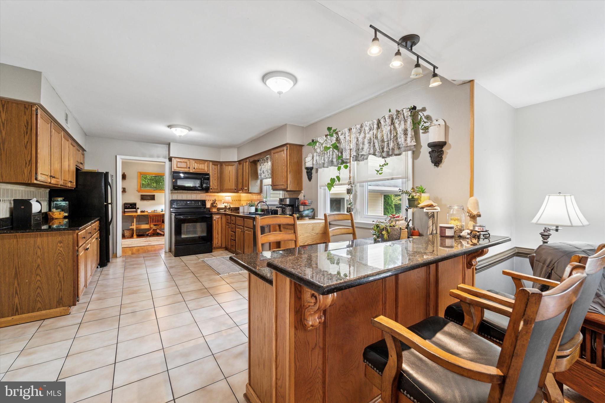 886 Rising Sun Road Telford, PA 18969 - Photo 13 of 48 Kitchen