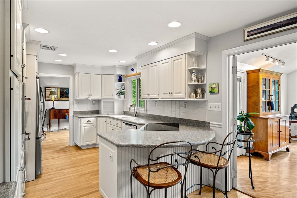 50 Holt Road Andover, MA 01810 - Photo 11 of 37