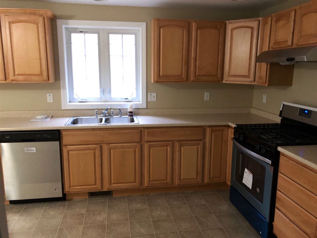 40 Tallant Road Pelham, NH 03076 - Photo 3 of 16