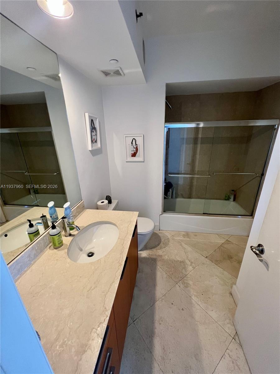 400 Alton Road, Unit LPH3007 Miami Beach, FL 33139 - Photo 23 of 51 2nd Bathroom