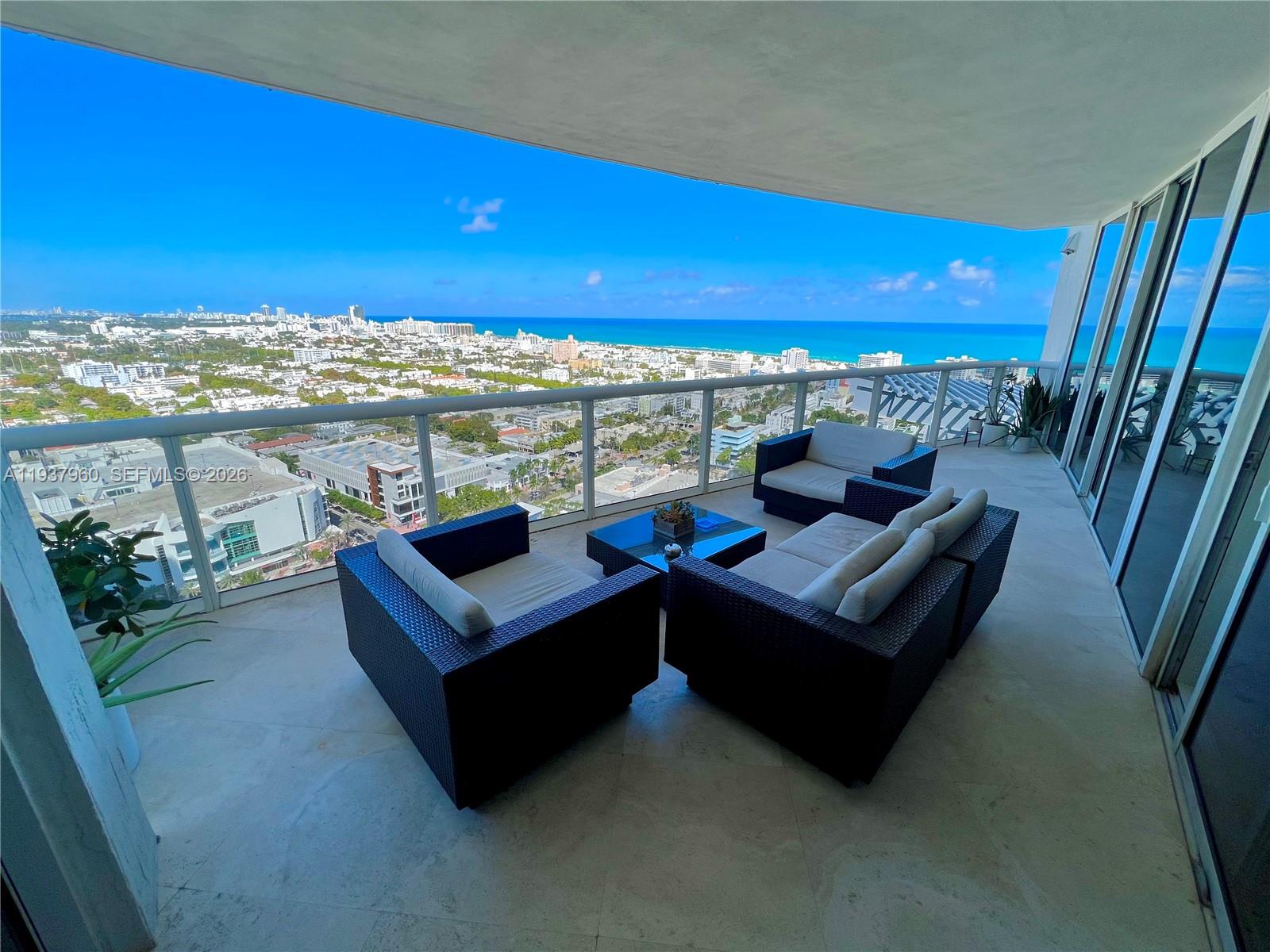 400 Alton Road, Unit LPH3007 Miami Beach, FL 33139 - Photo 4 of 50 Prior Tenant's Furnisher