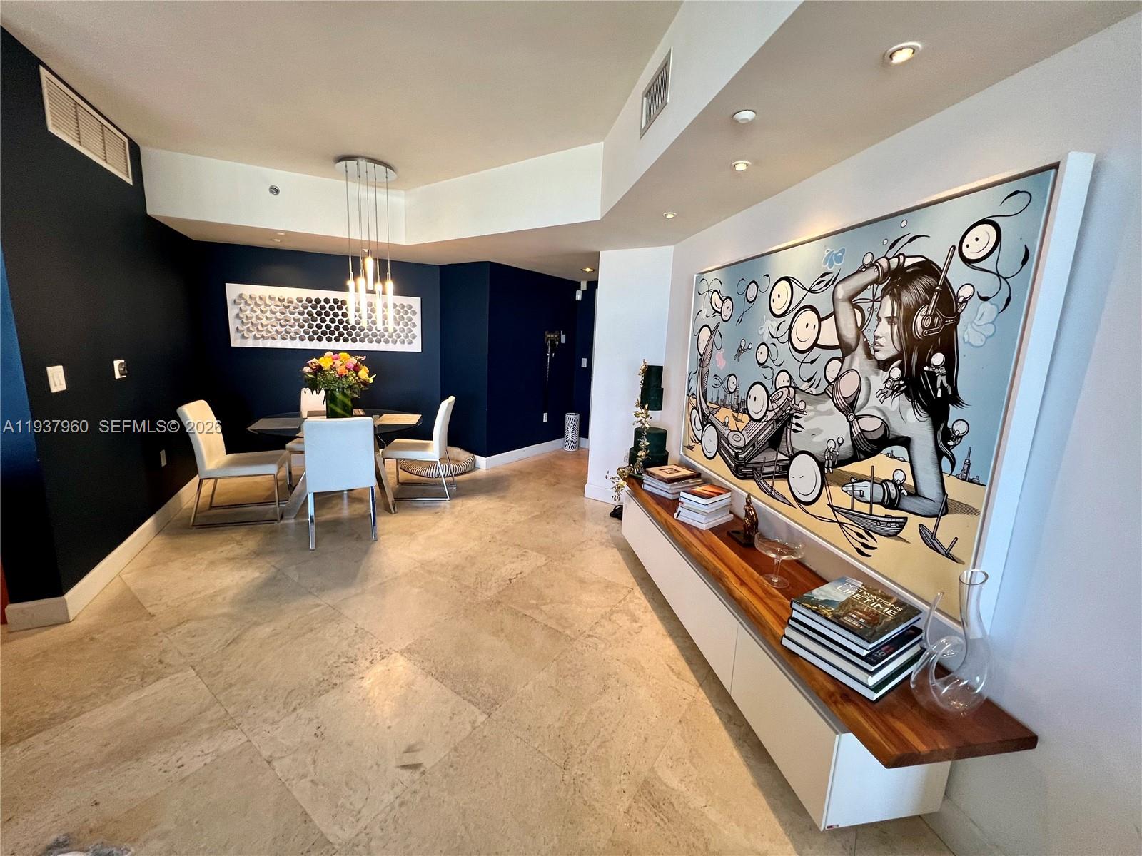 400 Alton Road, Unit LPH3007 Miami Beach, FL 33139 - Photo 6 of 50 Prior Tenant's Furnisher