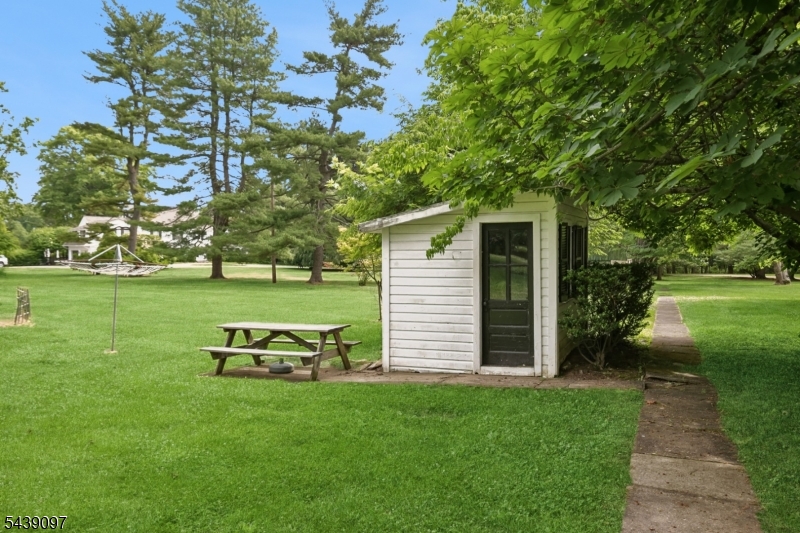 111 Village Road Green Village, NJ 07935 - Photo 16 of 23