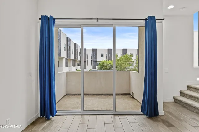 $2,700 | 325 East Coronado Road, Unit 8, Phoenix, AZ 85004