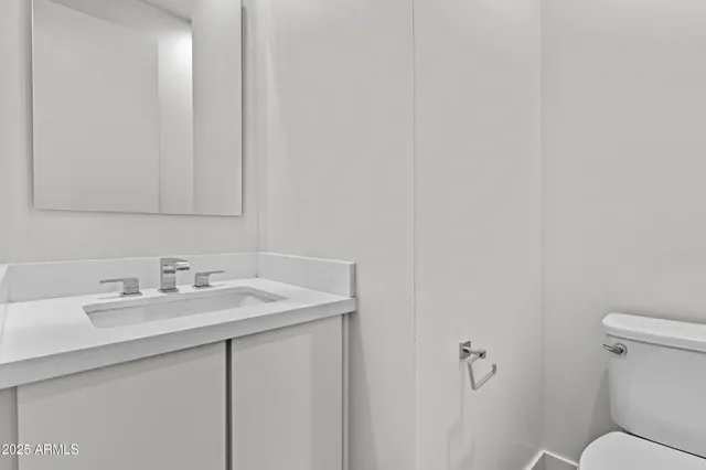 $2,700 | 325 East Coronado Road, Unit 8, Phoenix, AZ 85004