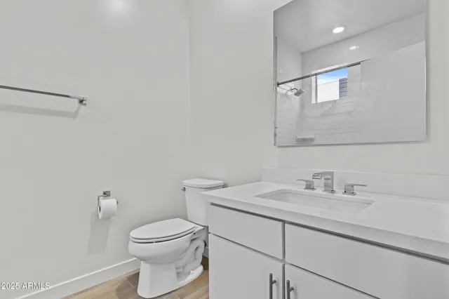 $2,700 | 325 East Coronado Road, Unit 8, Phoenix, AZ 85004