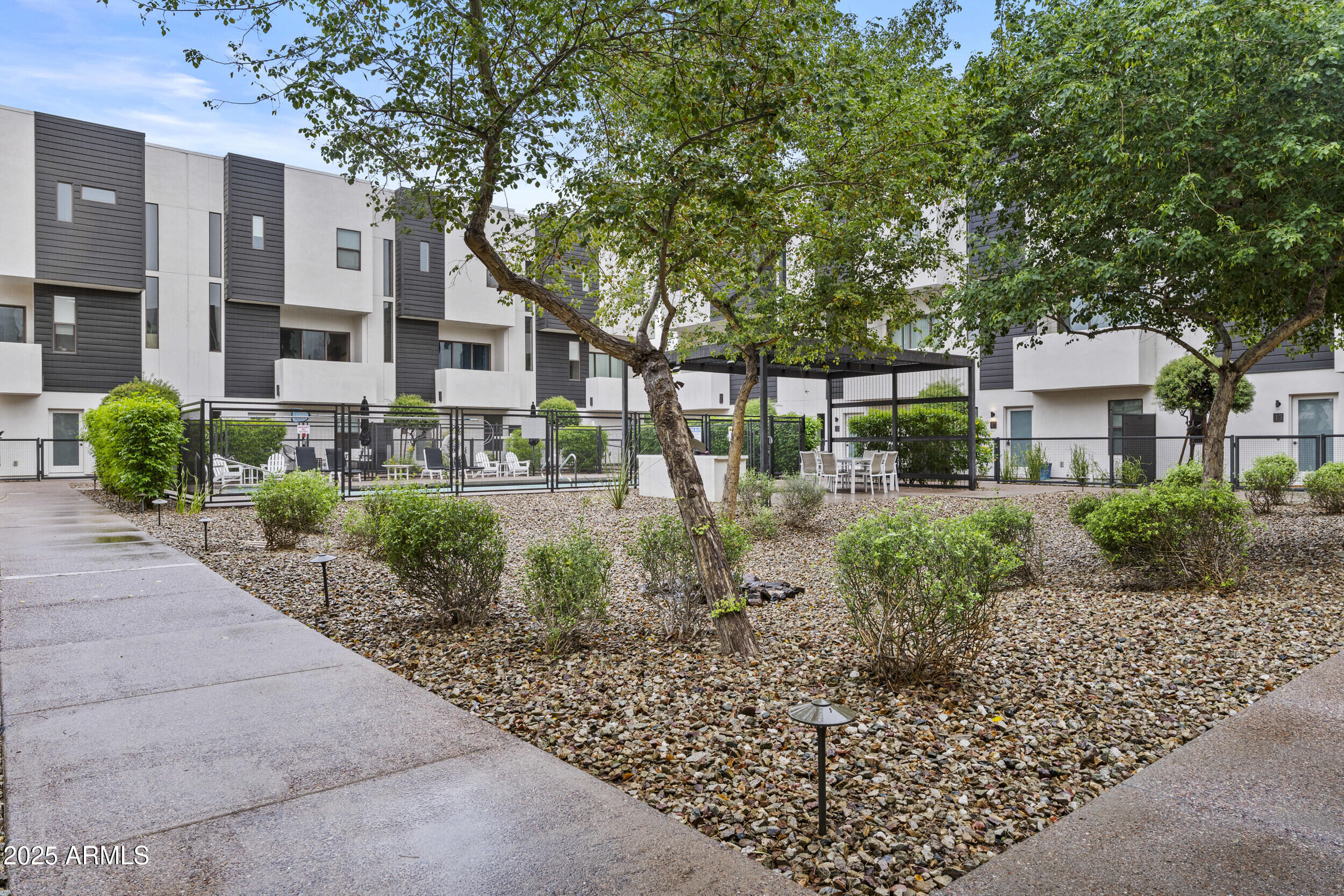 325 East Coronado Road, Unit 8 Phoenix, AZ 85004 - Photo 31 of 35 325 E Coronado - 31_dsc00683