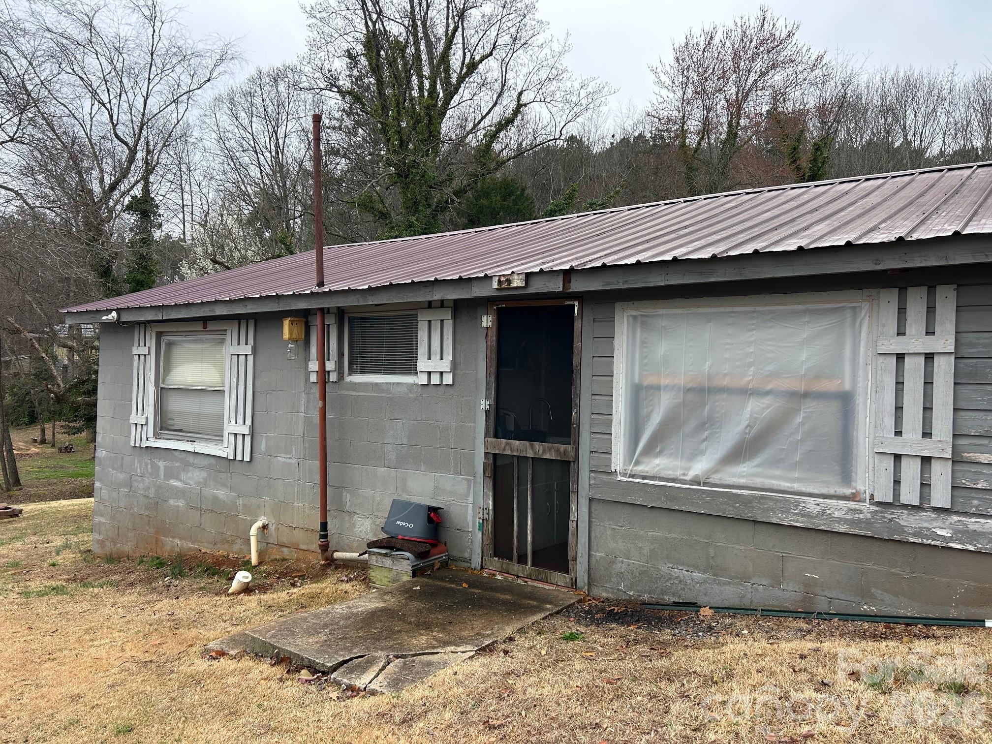 4237 Laurel Hill Road Claremont, NC 28610 - Photo 2 of 24