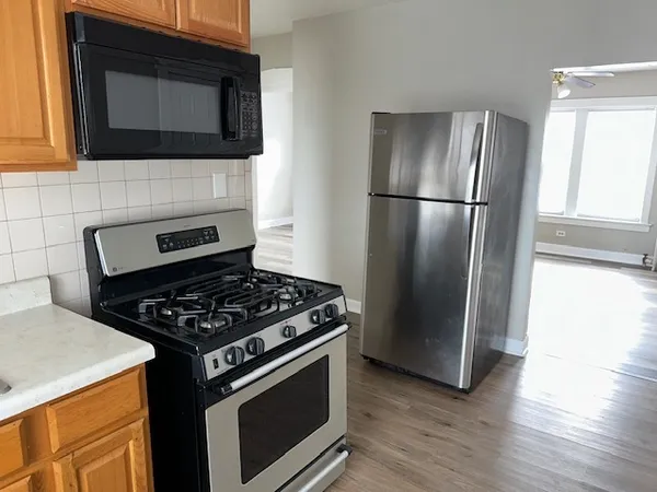 $1,550 | 4052 West Dickens Avenue, Unit 1A, Chicago, IL 60639