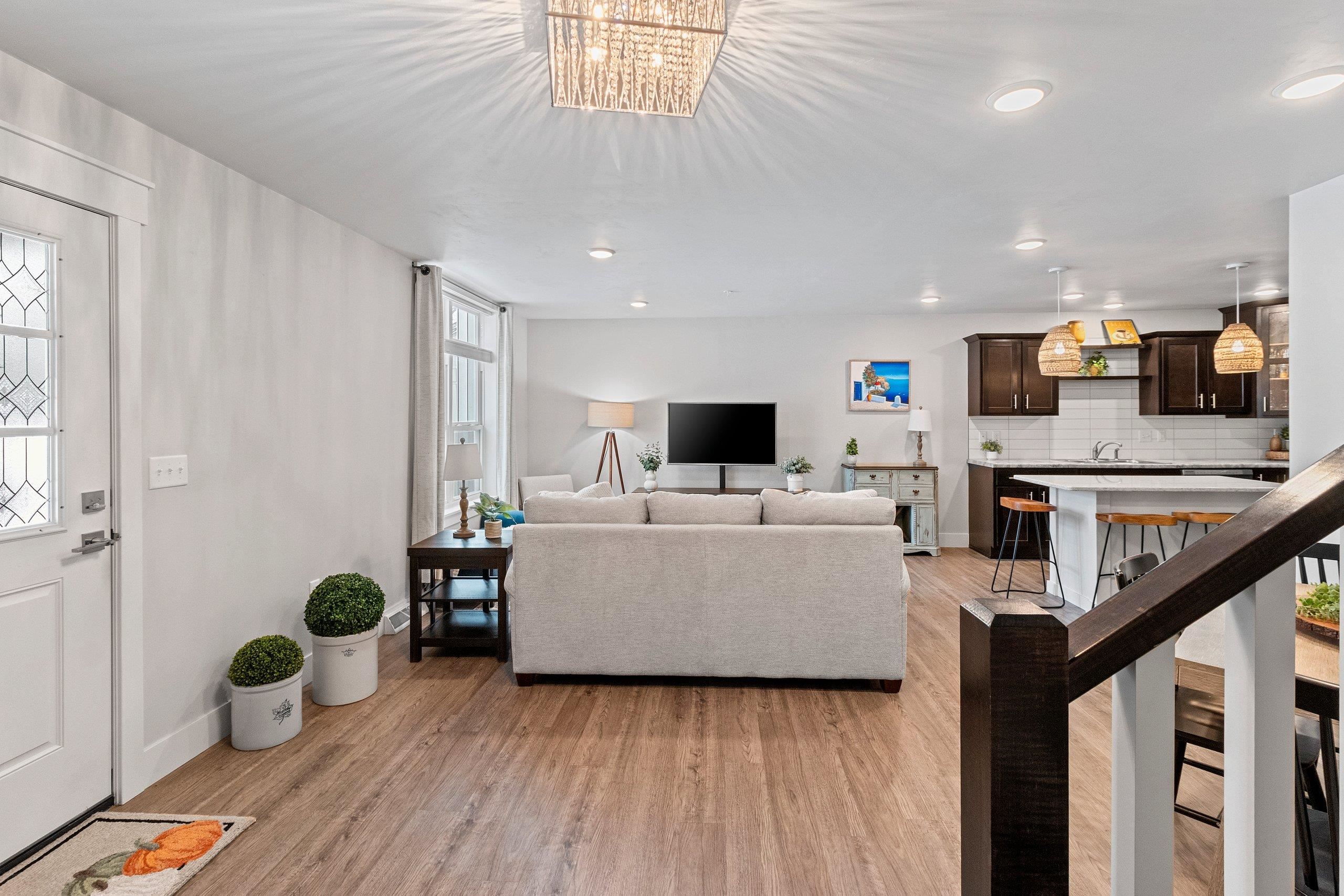 224 South Jackson Street Green Bay, WI 54301 - Photo 5 of 55