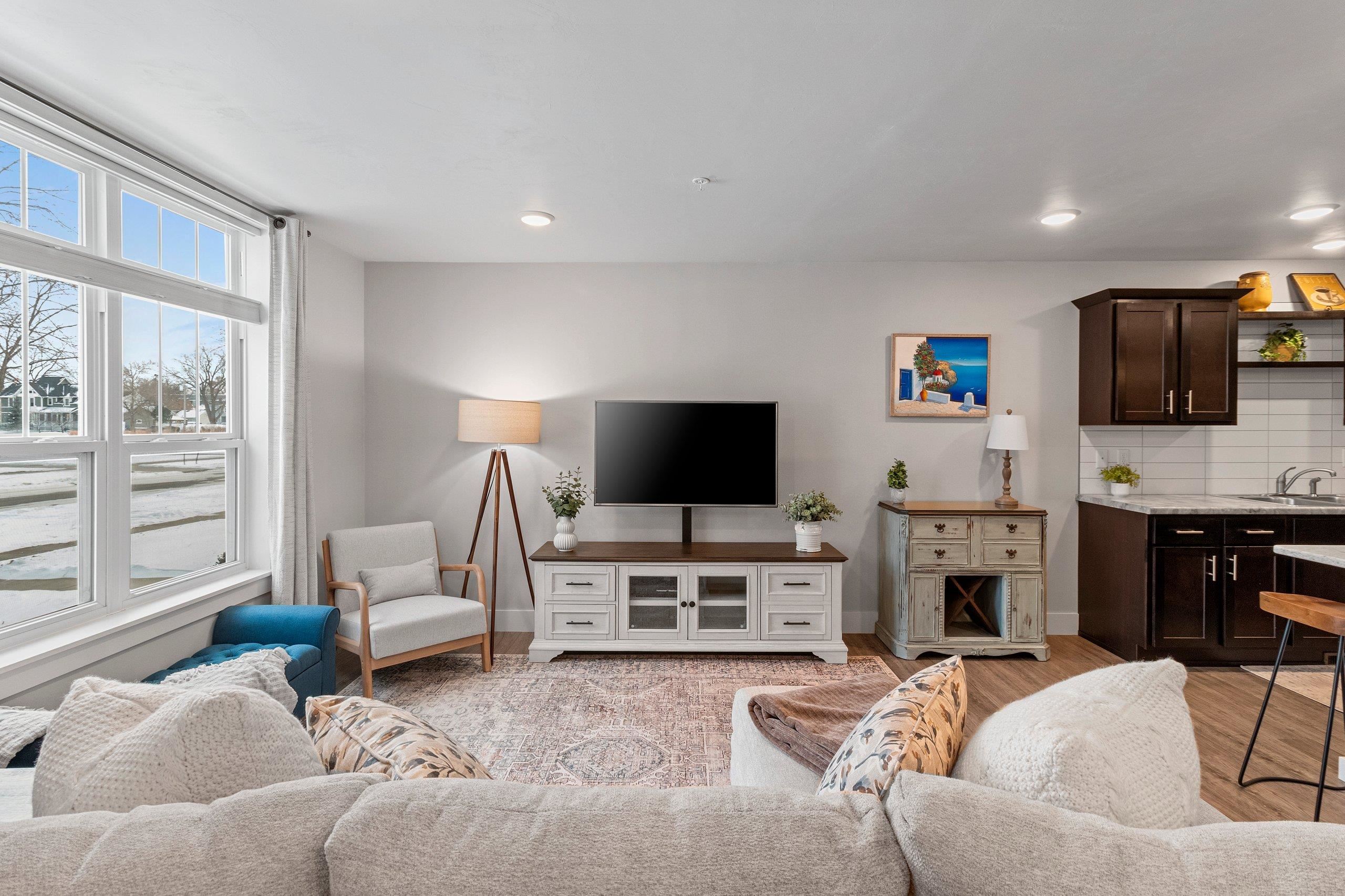 224 South Jackson Street Green Bay, WI 54301 - Photo 7 of 55