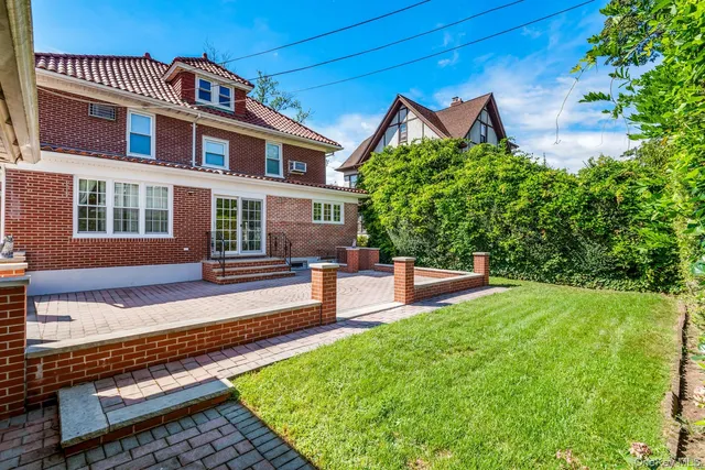 $2,238,000 | 33-47 158th Street | Murray Hill - Flushing