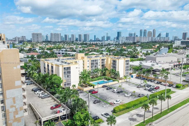 $225,000 | 2935 Northeast 163rd Street, Unit 4I, North Miami Beach, FL 33160