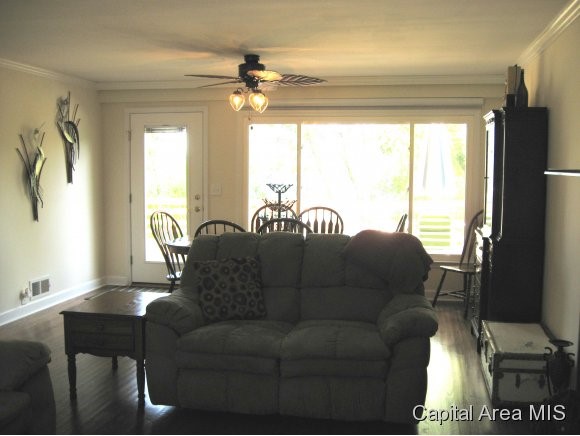 17 Hawthorne Lane Springfield, IL 62712 - Photo 3 of 22 Gallery Image 3