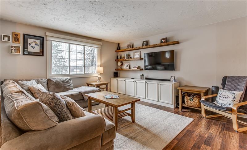 306 Myoma Road Mars, PA 16046 - Photo 4 of 20 Gallery Image 4