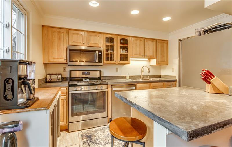 306 Myoma Road Mars, PA 16046 - Photo 8 of 20 Gallery Image 8