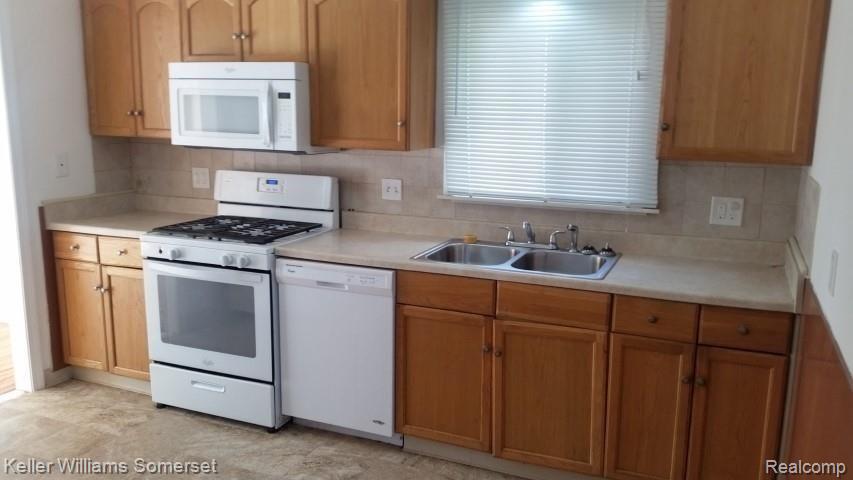 16899 Martin Road Roseville, MI 48066 - Photo 13 of 24