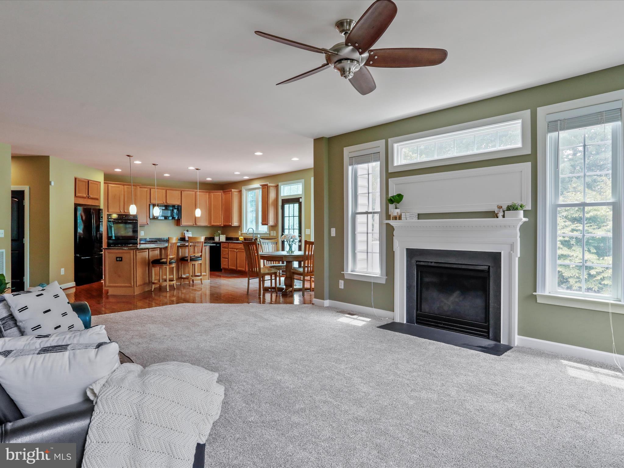 40594 Banshee Drive Leesburg, VA 20175 - Photo 23 of 74 Family Room-Open to Kitchen