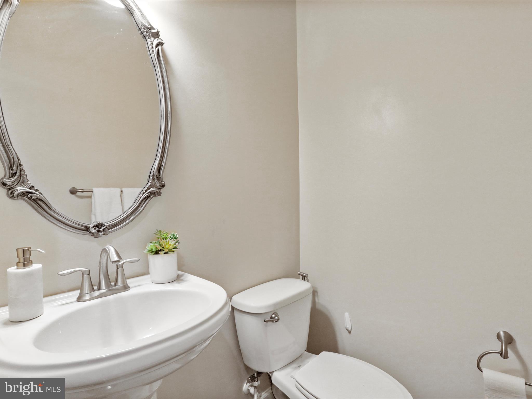 40594 Banshee Drive Leesburg, VA 20175 - Photo 33 of 74 Half Bath