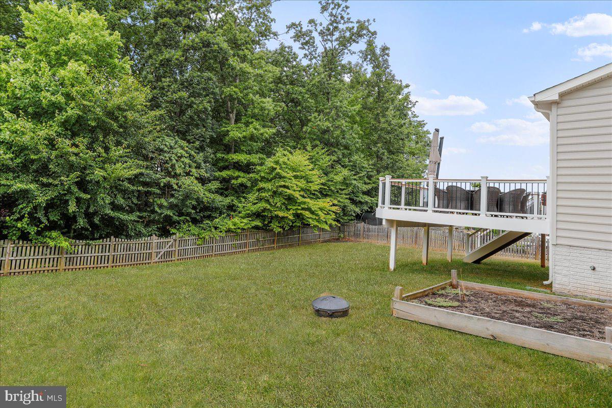40594 Banshee Drive Leesburg, VA 20175 - Photo 65 of 74 Trek Deck with Fenced Yard