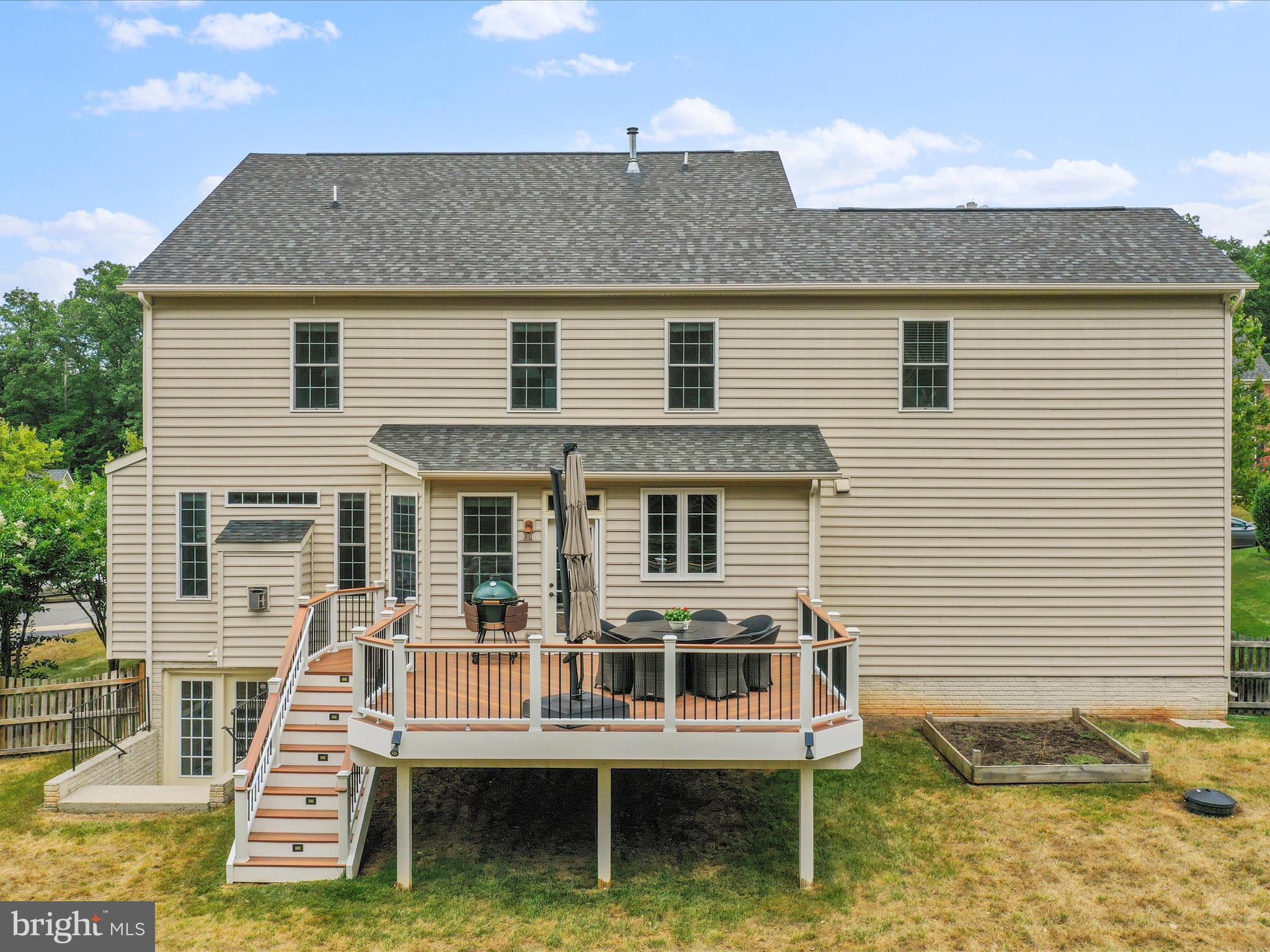 40594 Banshee Drive Leesburg, VA 20175 - Photo 67 of 74 Trek Deck with Fenced Yard