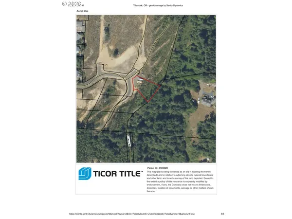 a black and white photo of a room