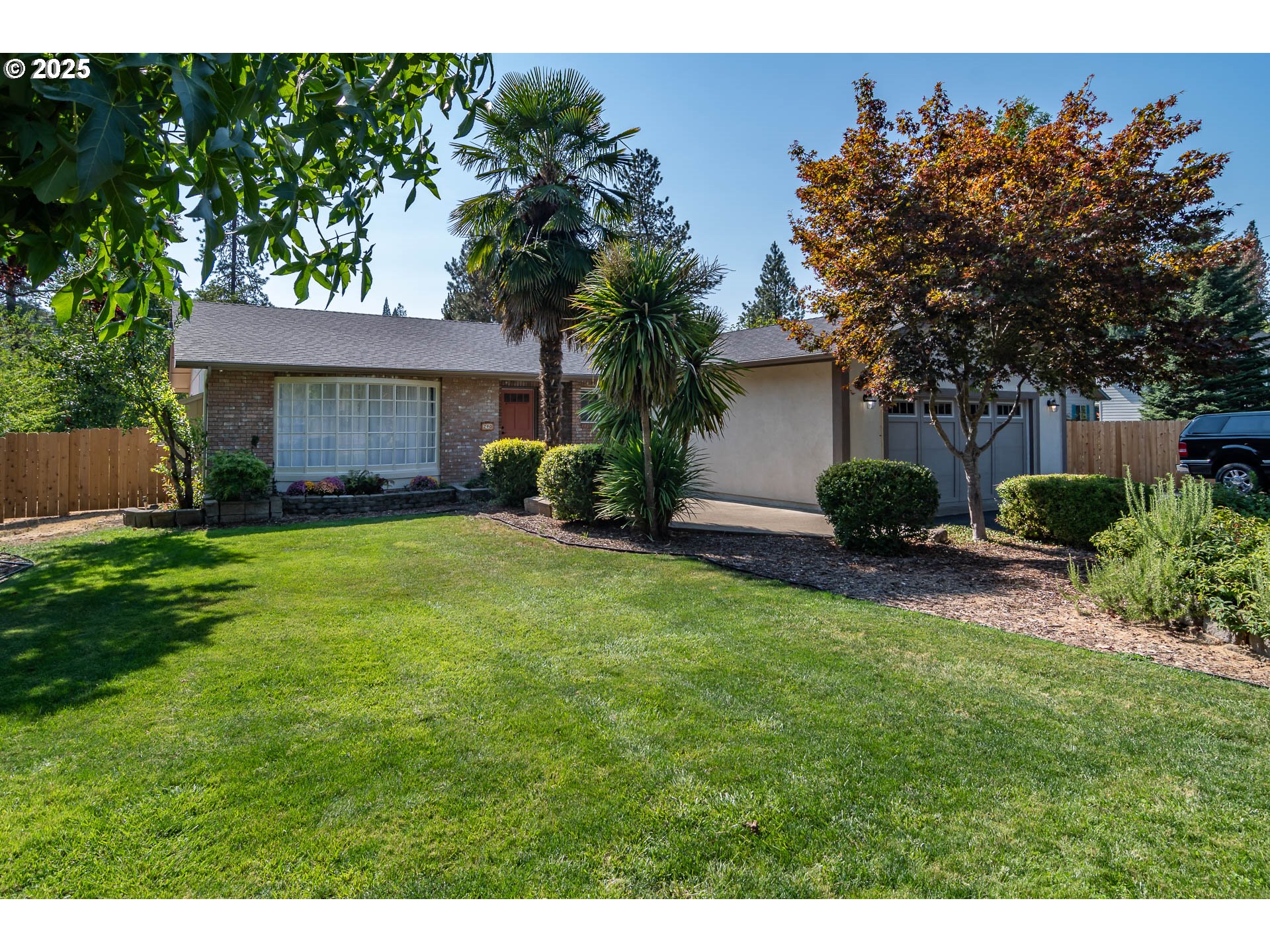 290 Singing Waters Road Winchester, OR 97495 - Photo 1 of 47 Gallery Image 1