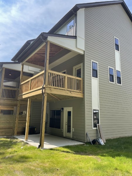 217 Stonecrest Drive, Unit 217 Nashville, TN 37209 - Photo 2 of 20 a view of a house with a porch