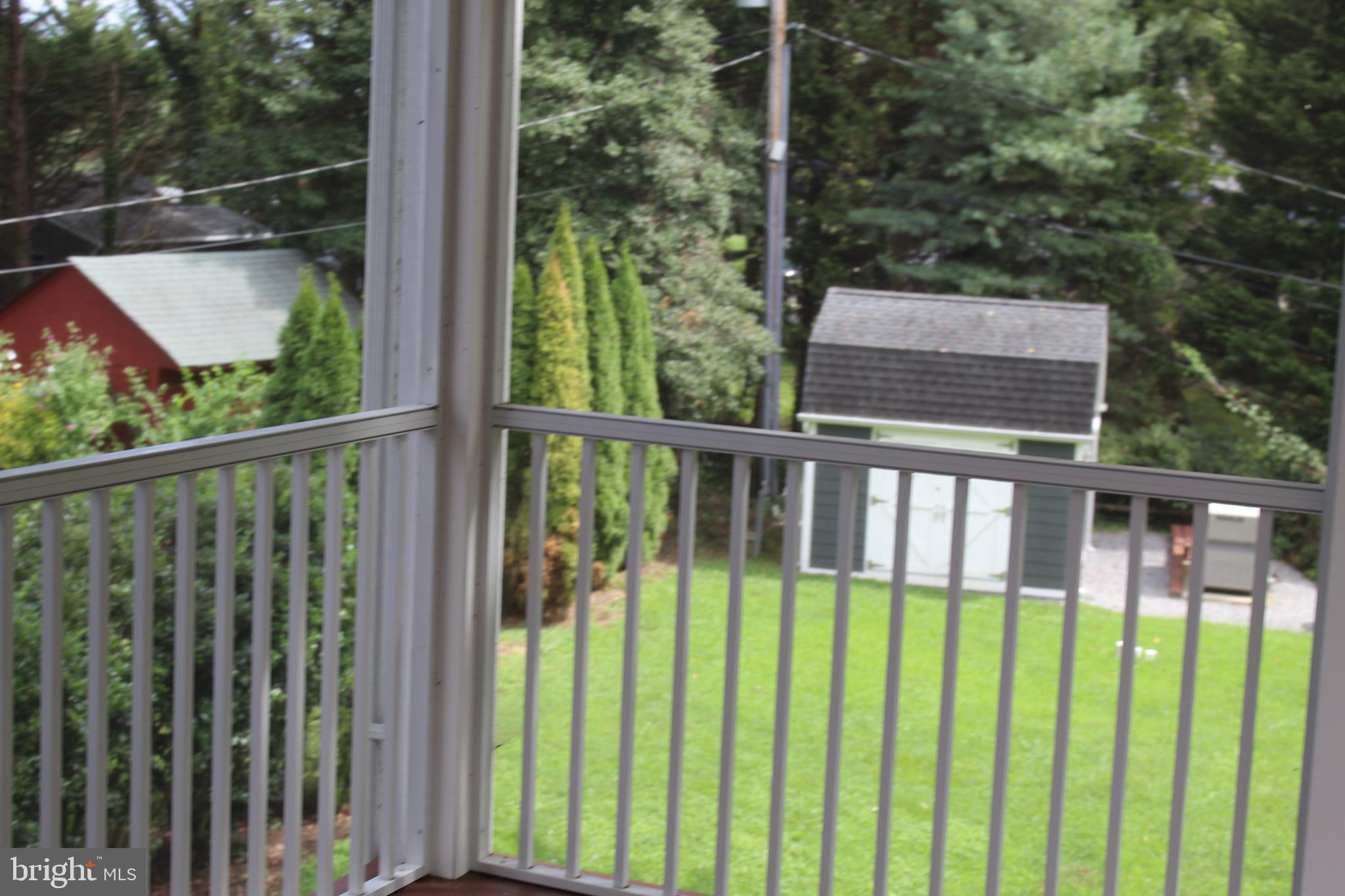Screened in porch