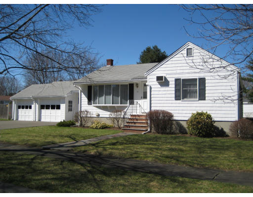 16 Coolidge Road Danvers, MA 01923 - Photo 1 of 18 Gallery Image 1