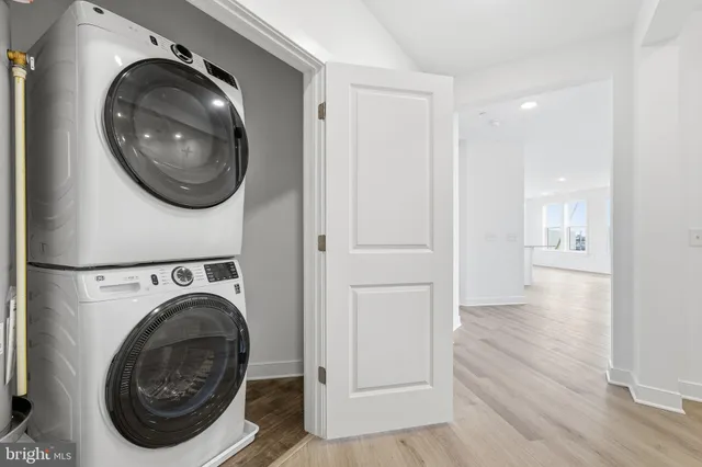 $2,950 | 21731 Dovekie Terrace, Unit 302, Ashburn, VA 20147