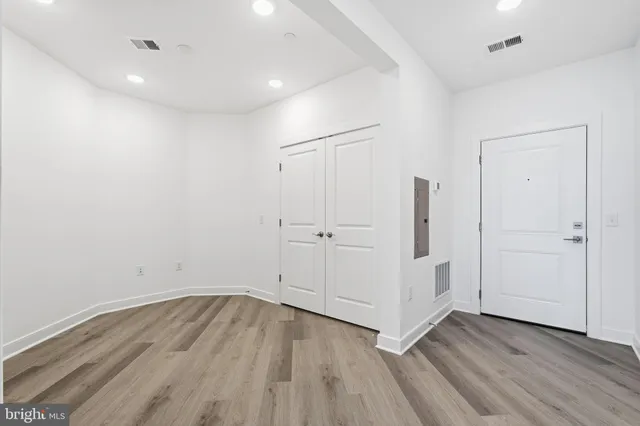 $2,950 | 21731 Dovekie Terrace, Unit 302, Ashburn, VA 20147