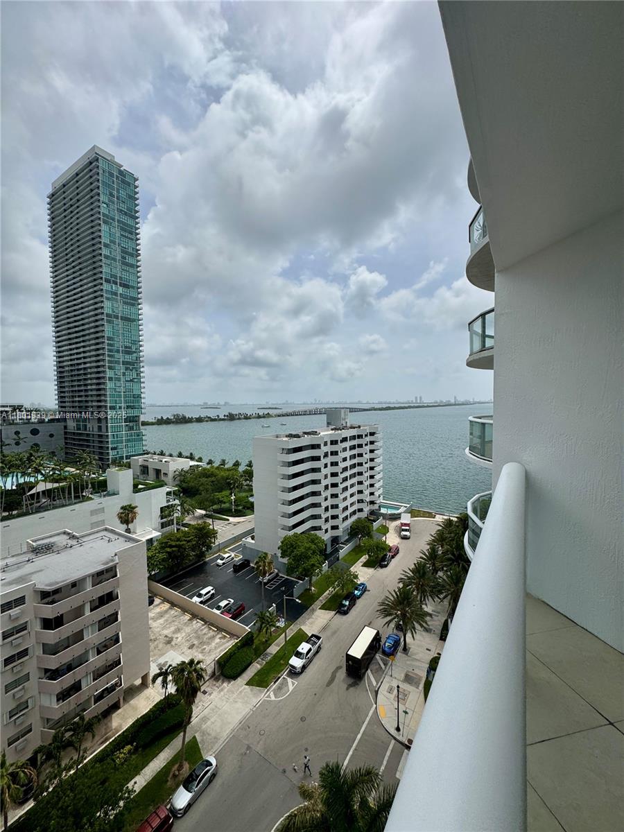 Edgewater Miami, FL 33137 - Photo 9 of 31