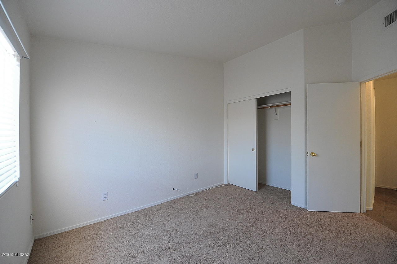 8757 North Golden Moon Way Tucson, AZ 85743 - Photo 7 of 15