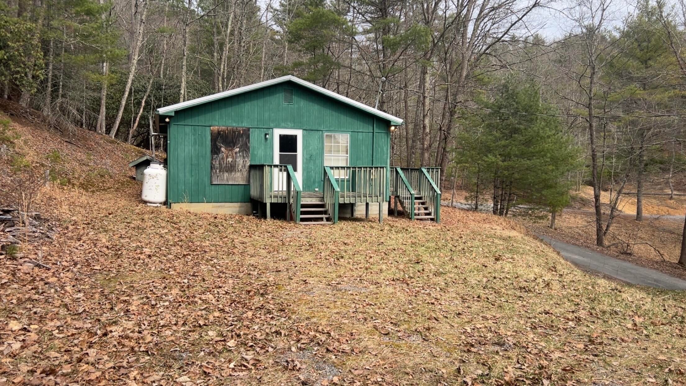 1649 Sunset Road Marlinton, WV 24954 - Photo 3 of 23 Gallery Image 3