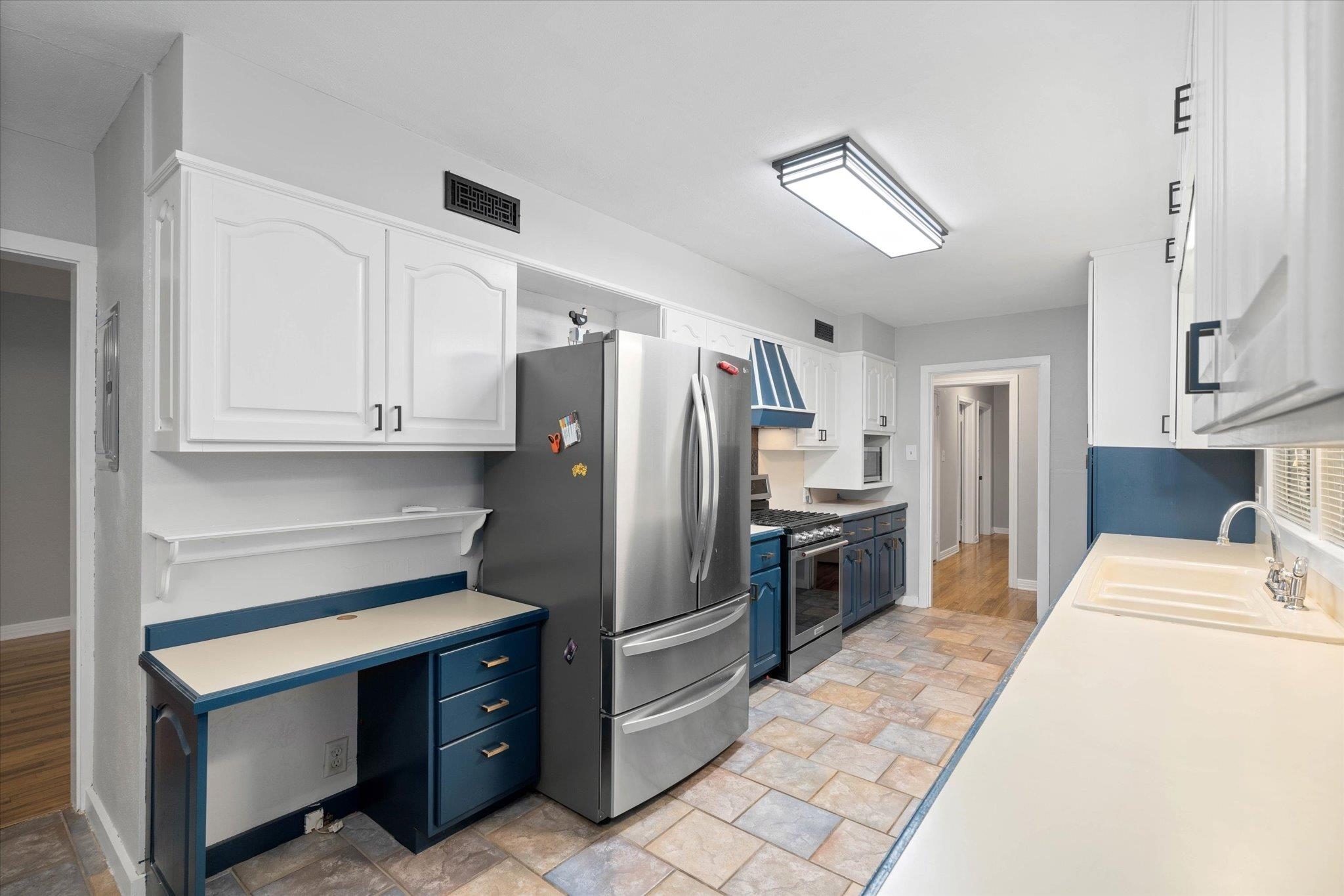 409 Byron Avenue East Mobile, AL 36609 - Photo 9 of 26