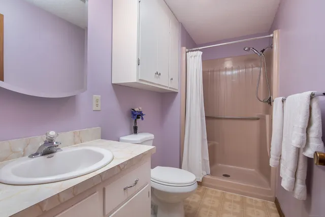 $349,999 | 16 Cardinal Drive, Unit 16, Farmington, CT 06032